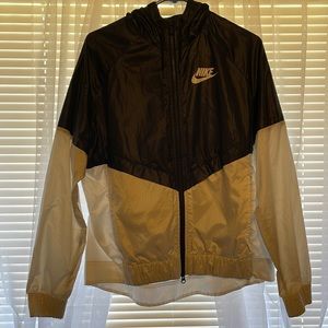 Nike windbreaker. Size large.